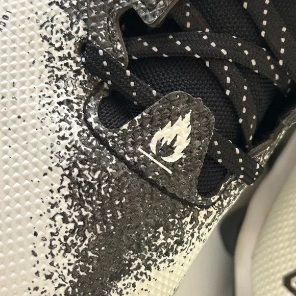 Under Armour Black and White Cleats - Picture 12 of 13